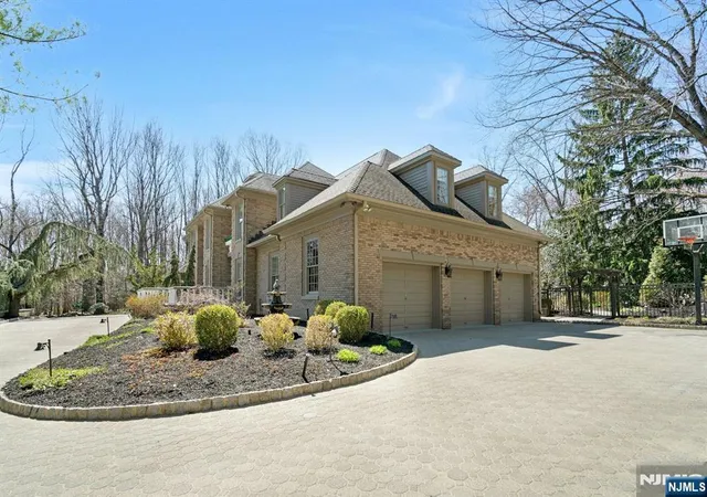 Homes for sale in Saddle River, NJ | 31 Burning Hollow Rd, Saddle River, NJ 07458 | MLS# 26020075