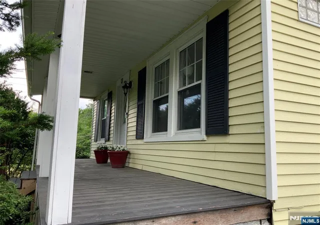 Homes for sale in Wyckoff, NJ | 210 Franklin Ave, Wyckoff, NJ 07481 | MLS# 26020111