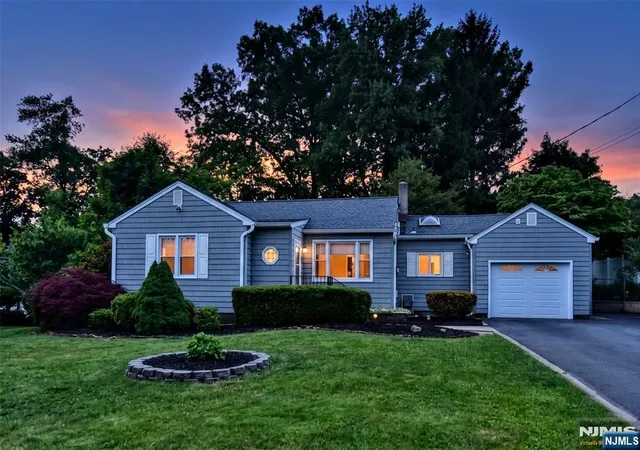 5th image of 11 Mountain Ridge Dr, Wayne, NJ 07470 | MLS# 26020134