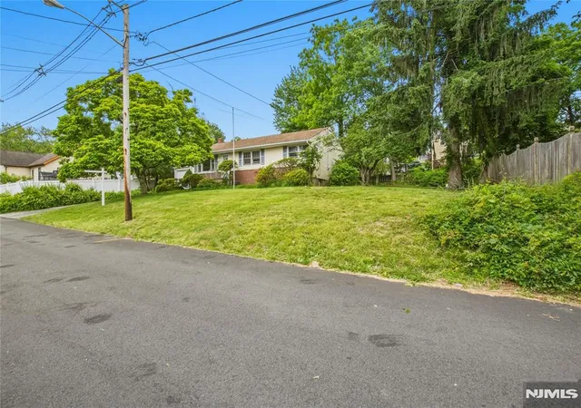4th image of 138 Wortendyke Ave, Emerson, NJ 07630 | MLS# 26020178