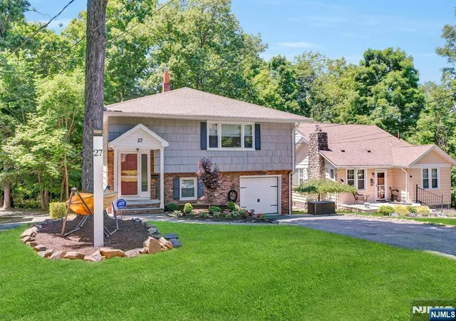 Photo 3 of Single family home for sale at 27 Shady Ter, Wayne, NJ 07470 | MLS# 26020183 | Listing updated on 2026-09-19