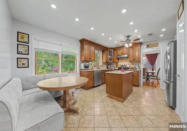 3rd image of 949 Rockport Rd, Hackettstown, NJ 07840 | MLS# 26020195