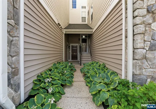 2nd image of 131 Brittany Ct, Clifton, NJ 07013 | MLS# 26020196