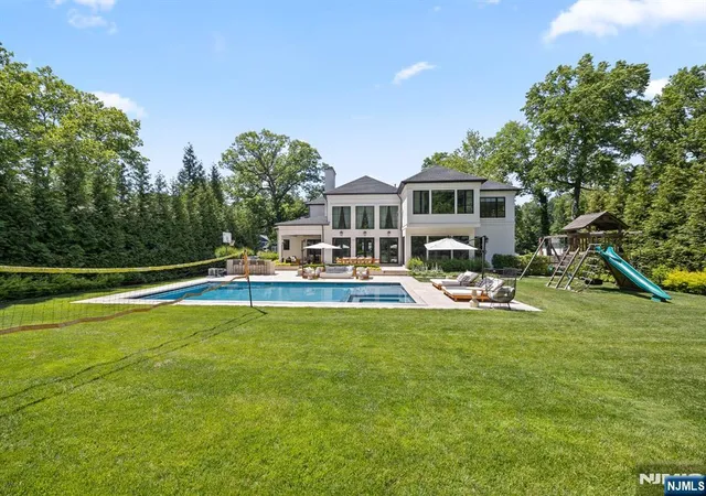48th image of 409 Whitewood Rd, Englewood, NJ 07631 | MLS# 26020249