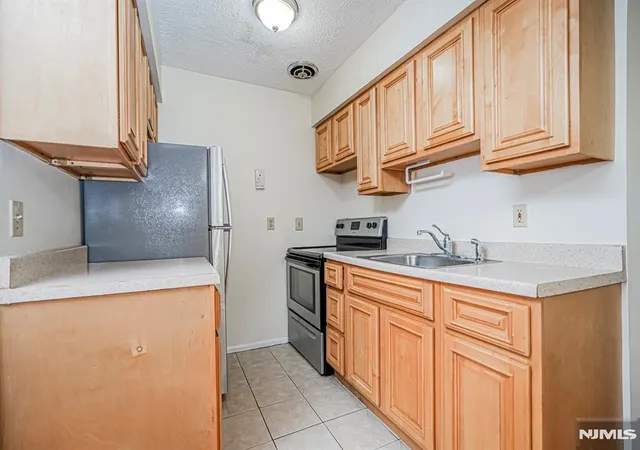 Listing Photo 5 - Condo for sale in building located at 412 68Th St, West New York, NJ 07093 - Unit #17