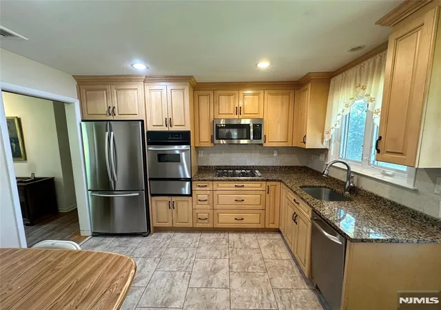 5th image of 622 Valley Ct, Twp Of Washington, NJ 07676 | MLS# 26020263