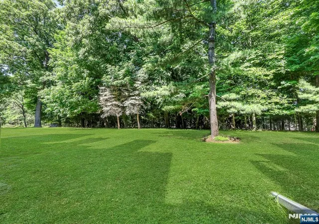 Homes for sale in Mahwah, NJ | 172 Grandview Ln, Mahwah, NJ 07430 | MLS# 26020266