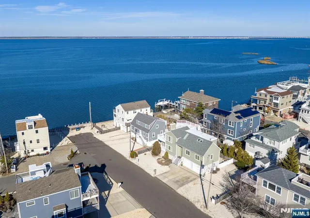 3rd image of 25 W Bayberry Dr, Beach Haven, NJ 08008 | MLS# 26020271