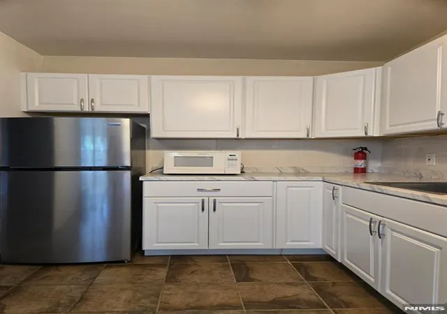 4th image of 2348 Linwood Ave, Fort Lee, NJ 07024