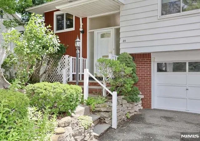 Homes for sale in Bergenfield, NJ | 65 Haven Ave, Bergenfield, NJ 07621 | MLS# 26020331