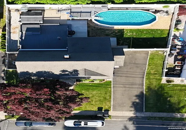 3rd image of 11 Chadwick Dr, Bloomfield, NJ 07003 | MLS# 26020450