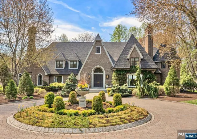 Homes for sale in Saddle River, NJ | 14 Eckert Farm Rd, Saddle River, NJ 07458 | MLS# 26020542