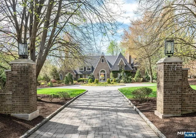 Homes for sale in Saddle River, NJ | 14 Eckert Farm Rd, Saddle River, NJ 07458 | MLS# 26020542