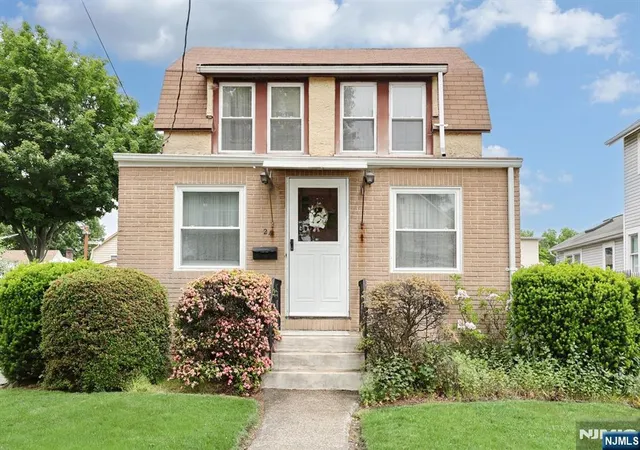 Homes for sale in Dumont, NJ | 24 Erie St, Dumont, NJ 07628 | MLS# 26020619