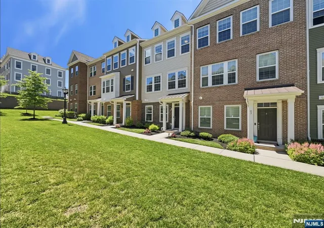 Homes for sale in Wood Ridge, NJ | 85 Truman Dr, Wood Ridge, NJ 07075 | MLS# 26020622