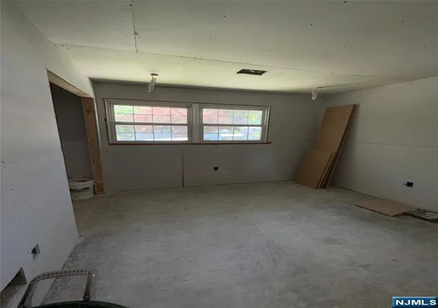 5th image of 82 Palmer Dr, Livingston, NJ 07039 | MLS# 26020628