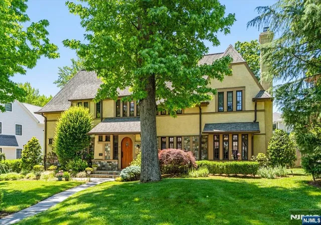 Photo 3 of Sale Pending at 314 Winthrop Rd, Teaneck, NJ 07666 | MLS# 26020632 | Listing updated on 2026-08-06