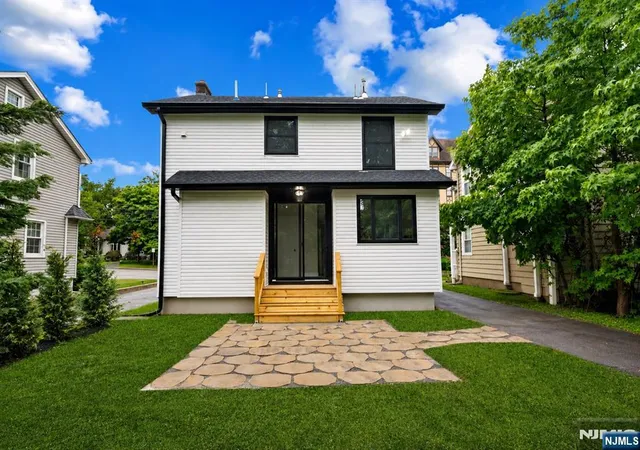 41st image of 307 Hillside Ave, Nutley, NJ 07110 | MLS# 26020699
