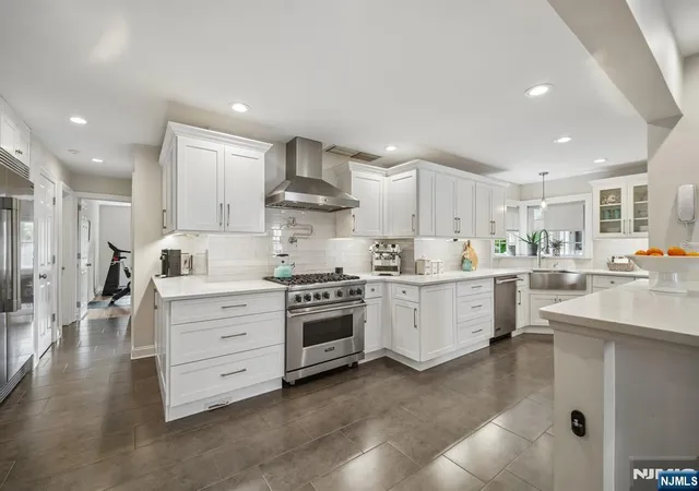 Homes for sale in Hasbrouck Heights, NJ | 346 Roosevelt Ave, Hasbrouck Heights, NJ 07604 | MLS# 26020700