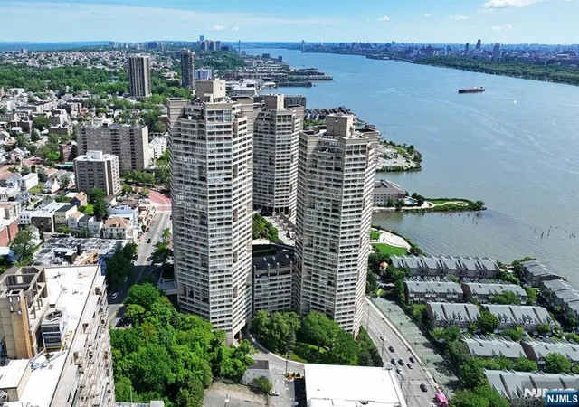 Homes for sale in Guttenberg, NJ | 7002 Boulevard East #5E, Guttenberg, NJ 07093 | MLS# 26020721