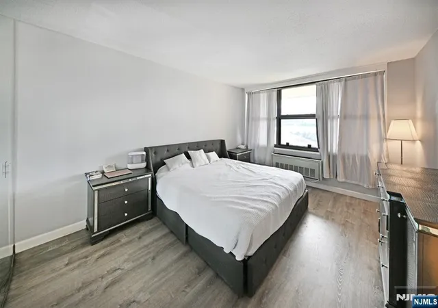 Homes for sale in Guttenberg, NJ | 7002 Boulevard East #5E, Guttenberg, NJ 07093 | MLS# 26020721