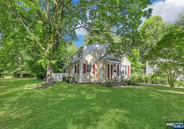 Homes for sale in Tenafly, NJ | 19 Harsen Rd, Tenafly, NJ 07670 | MLS# 26020737