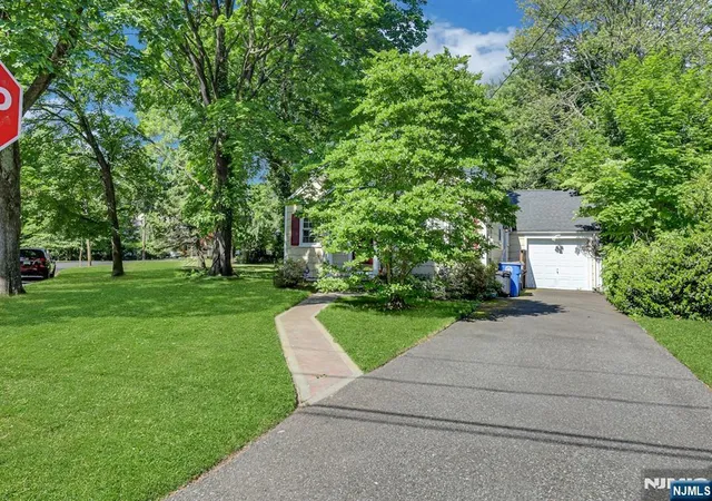 3rd image of 19 Harsen Rd, Tenafly, NJ 07670 | MLS# 26020737