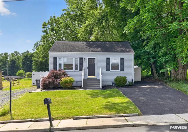 Homes for sale in Greenwich, NJ | 318 Greenwich St, Greenwich, NJ 08886 | MLS# 26020738