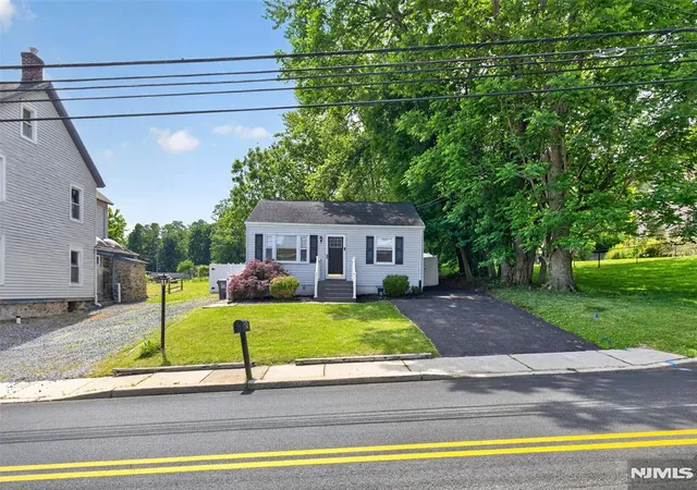 Homes for sale in Greenwich, NJ | 318 Greenwich St, Greenwich, NJ 08886 | MLS# 26020738