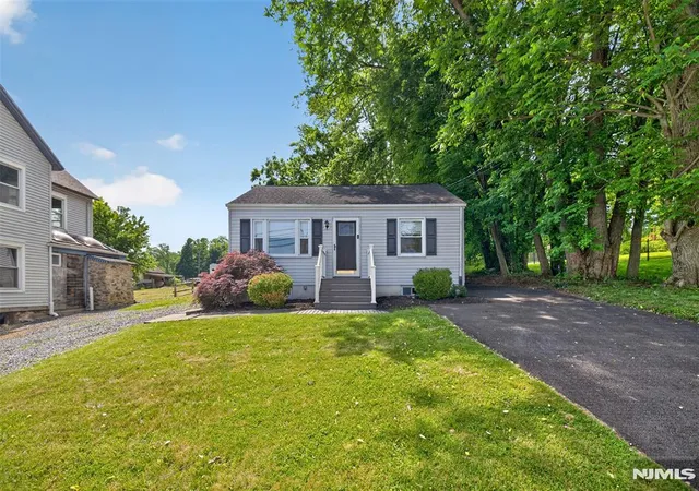 Homes for sale in Greenwich, NJ | 318 Greenwich St, Greenwich, NJ 08886 | MLS# 26020738