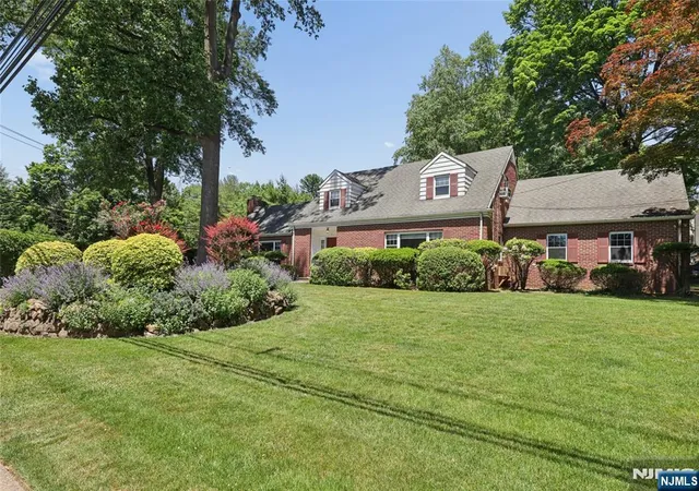 Homes for sale in Tenafly, NJ | 1 S Park Dr, Tenafly, NJ 07670 | MLS# 26020784