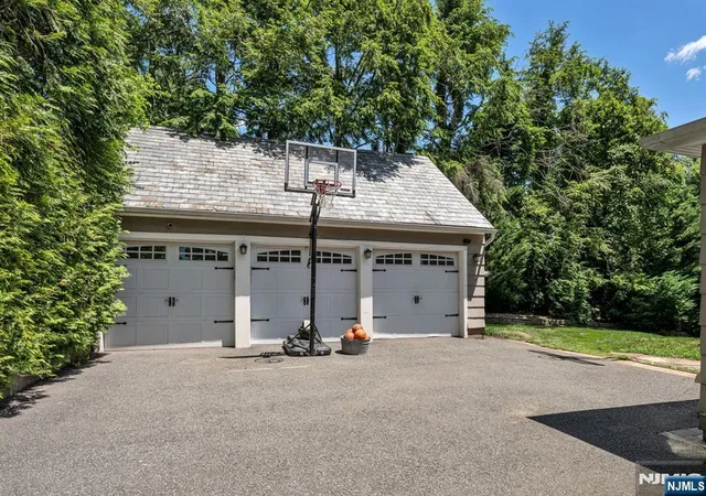 Homes for sale in Ridgewood, NJ | 243 Hempstead Rd, Ridgewood, NJ 07450 | MLS# 26020792