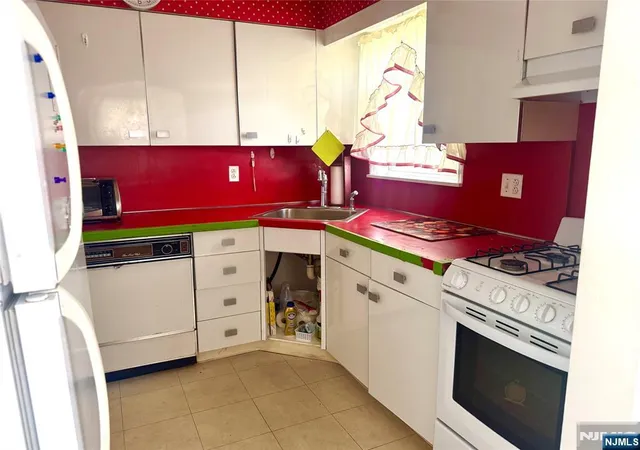 Homes for sale in Teaneck, NJ | 27 Monterey Ave, Teaneck, NJ 07666 | MLS# 26020800