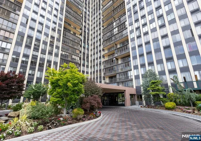 Homes for sale in Cliffside Park, NJ | 300 Winston Dr #1418, Cliffside Park, NJ 07010 | MLS# 26020861