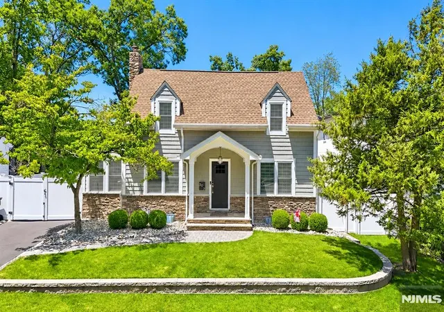 Homes for sale in Paramus, NJ | 307 Farview Ave, Paramus, NJ 07652 | MLS# 26020871