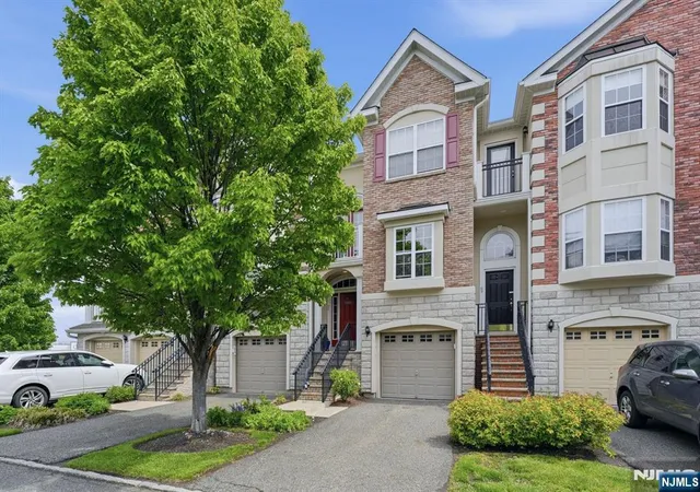 Homes for sale in Secaucus, NJ | 95 Osprey Ct, Secaucus, NJ 07094 | MLS# 26020884