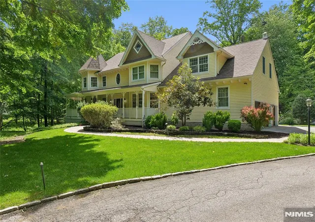 Homes for sale in Upper Saddle River, NJ | 519 E Saddle River Rd, Upper Saddle River, NJ 07458 | MLS# 26020888