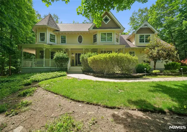 Homes for sale in Upper Saddle River, NJ | 519 E Saddle River Rd, Upper Saddle River, NJ 07458 | MLS# 26020888