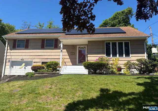 Homes for sale in Bloomfield, NJ | 1578 Broad St, Bloomfield, NJ 07003 | MLS# 26020891