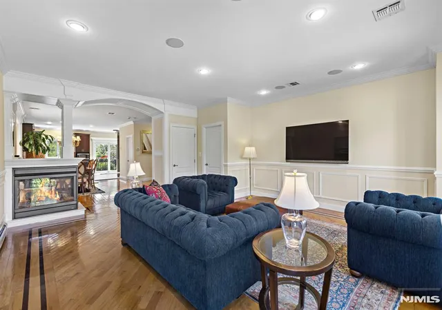 Homes for sale in Cliffside Park, NJ | 90 Washington Ave, Cliffside Park, NJ 07010