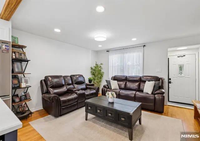 Homes for sale in Lyndhurst, NJ | 433 Fern Ave, Lyndhurst, NJ 07071 | MLS# 26020898