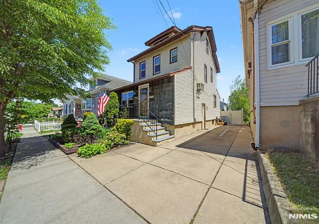 Homes for sale in Secaucus, NJ | 288 Maple St, Secaucus, NJ 07094 | MLS# 26020916