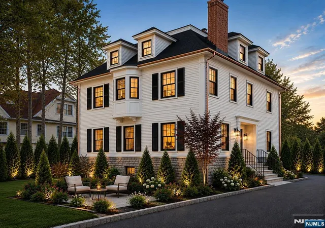 Photo 1 of Single family home for sale at 101 Park St, Montclair, NJ 07042 | MLS# 26020927 | Listing updated on 2026-06-05