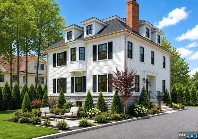 Photo 2 of Single family home for sale at 101 Park St, Montclair, NJ 07042 | MLS# 26020927 | Listing updated on 2026-06-05