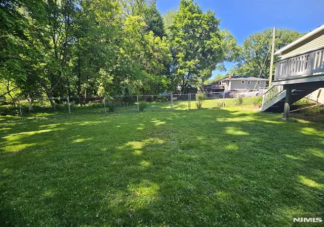 Photo 4 of Sale Pending at 116 Railroad Ave, Mahwah, NJ 07430 | MLS# 26020940 | Listing updated on 2026-09-11