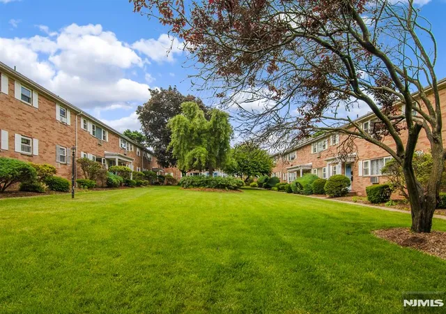 Homes for sale in Fair Lawn, NJ | 2 02 Virginia Dr #202B, Fair Lawn, NJ 07410 | MLS# 26020947