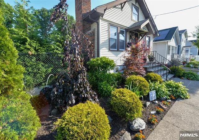 Homes for sale in Hawthorne, NJ | 18 Parker Ave, Hawthorne, NJ 07506 | MLS# 26020987