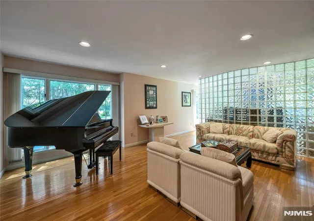 Homes for sale in Upper Saddle River, NJ | 59 Deerfield Ln, Upper Saddle River, NJ 07458 | MLS# 26020992
