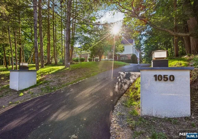 Homes for sale in Mahwah, NJ | 1050 Ramapo Valley Rd, Mahwah, NJ 07430 | MLS# 26020998