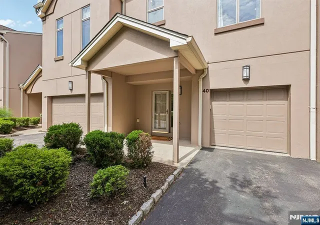 2nd image of 40 Rio Vista Dr, Allendale, NJ 07401 | MLS# 26020999